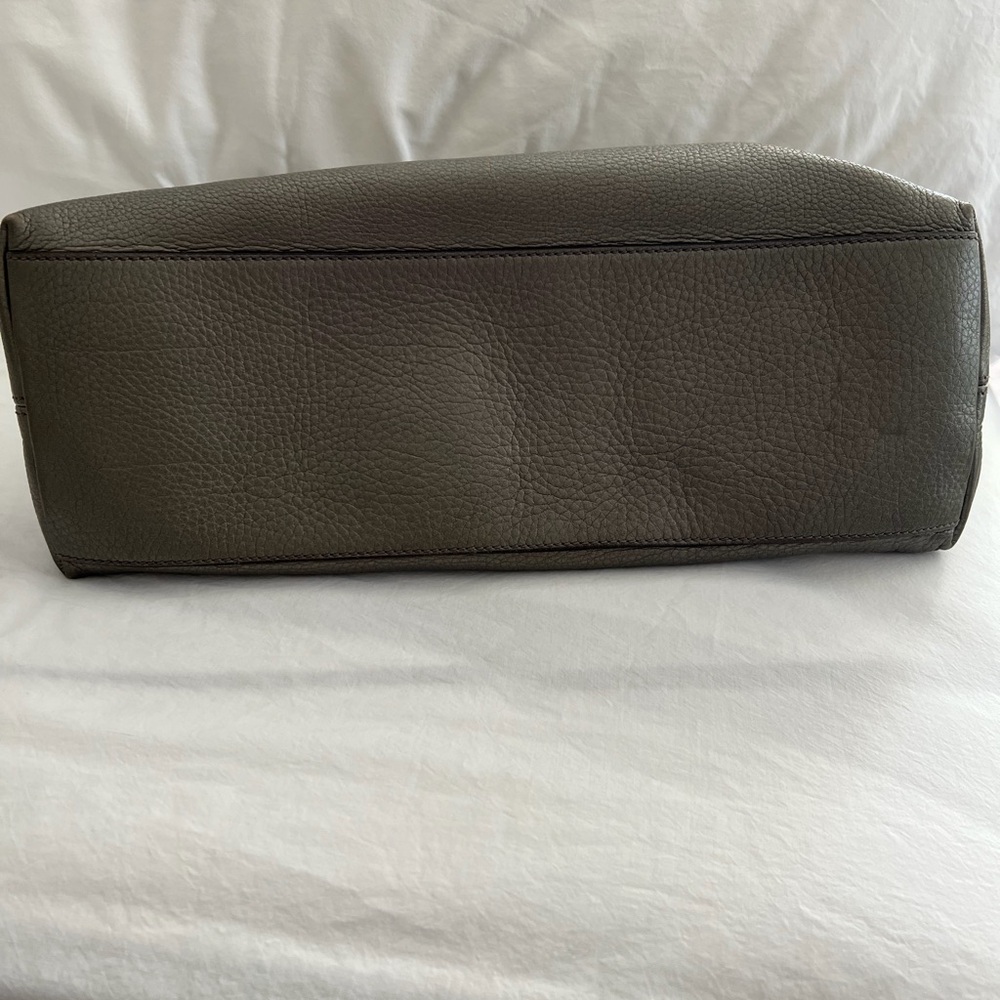 Gucci Metallic Gray/Pewter Pebbled Leather Hobo with Tassel - Picture 5 of 9